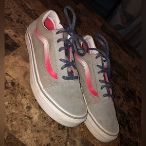 LAST CHANCE Grey/pink vans size 5Y
